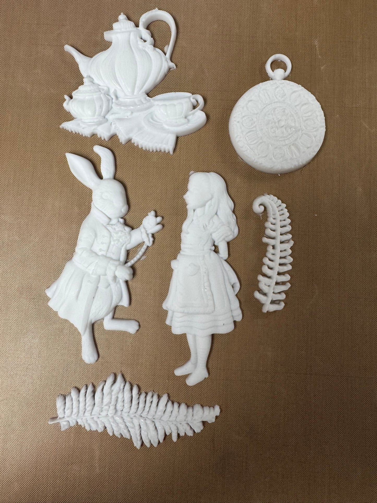 Pre-poured AliceTrinkets - Large Group